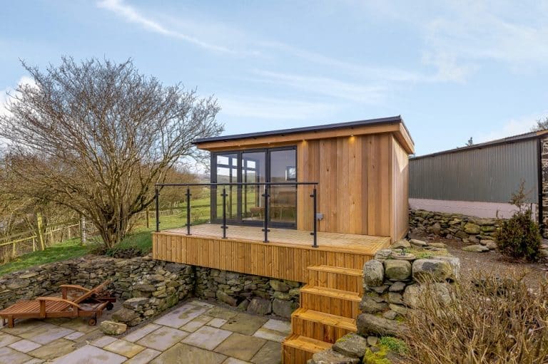 Modular timber frame garden studio with cedar cladding and amazing views by TGEscapes