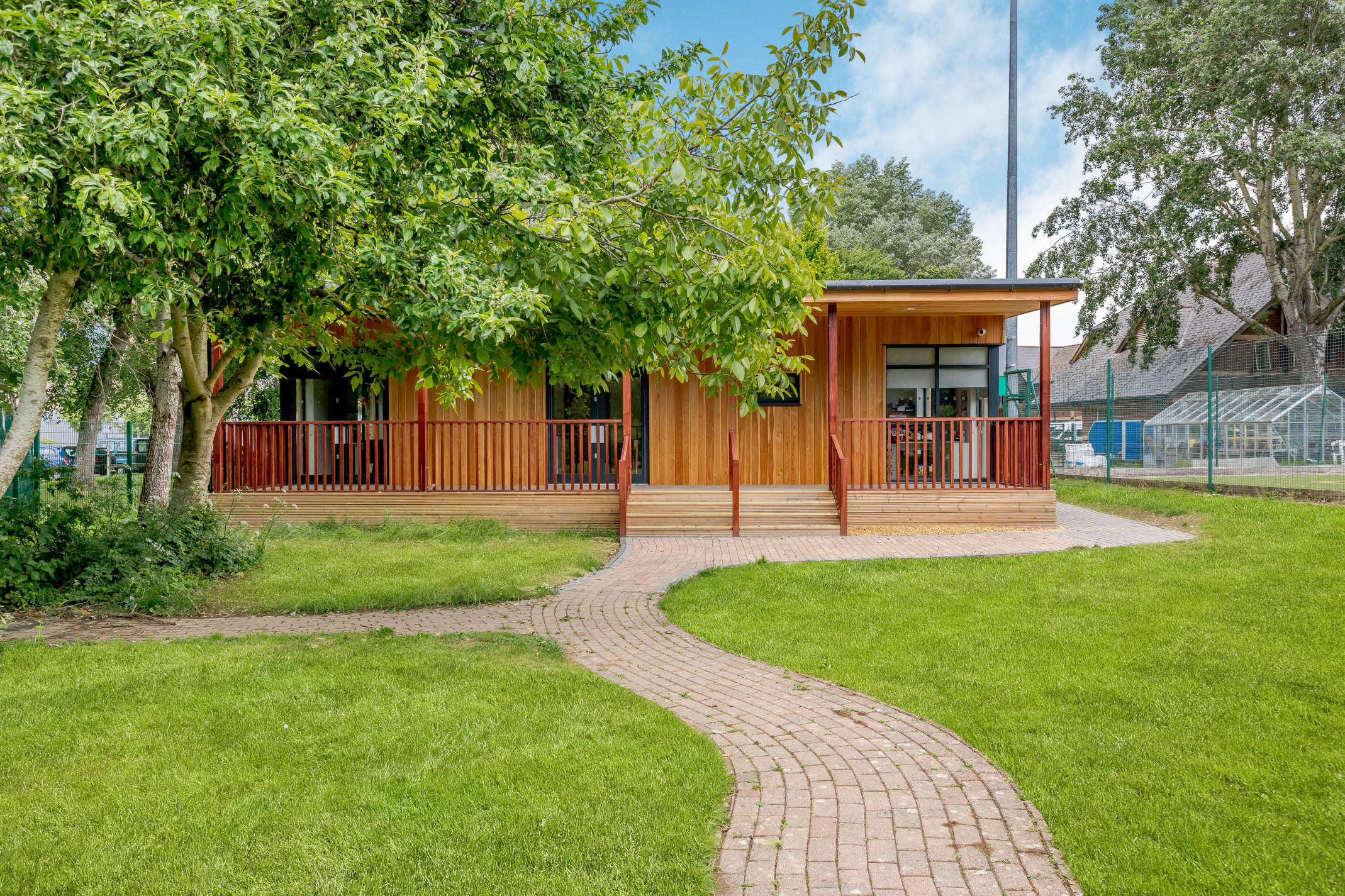Eco Building for SEN at Chichester College by TG Escapes